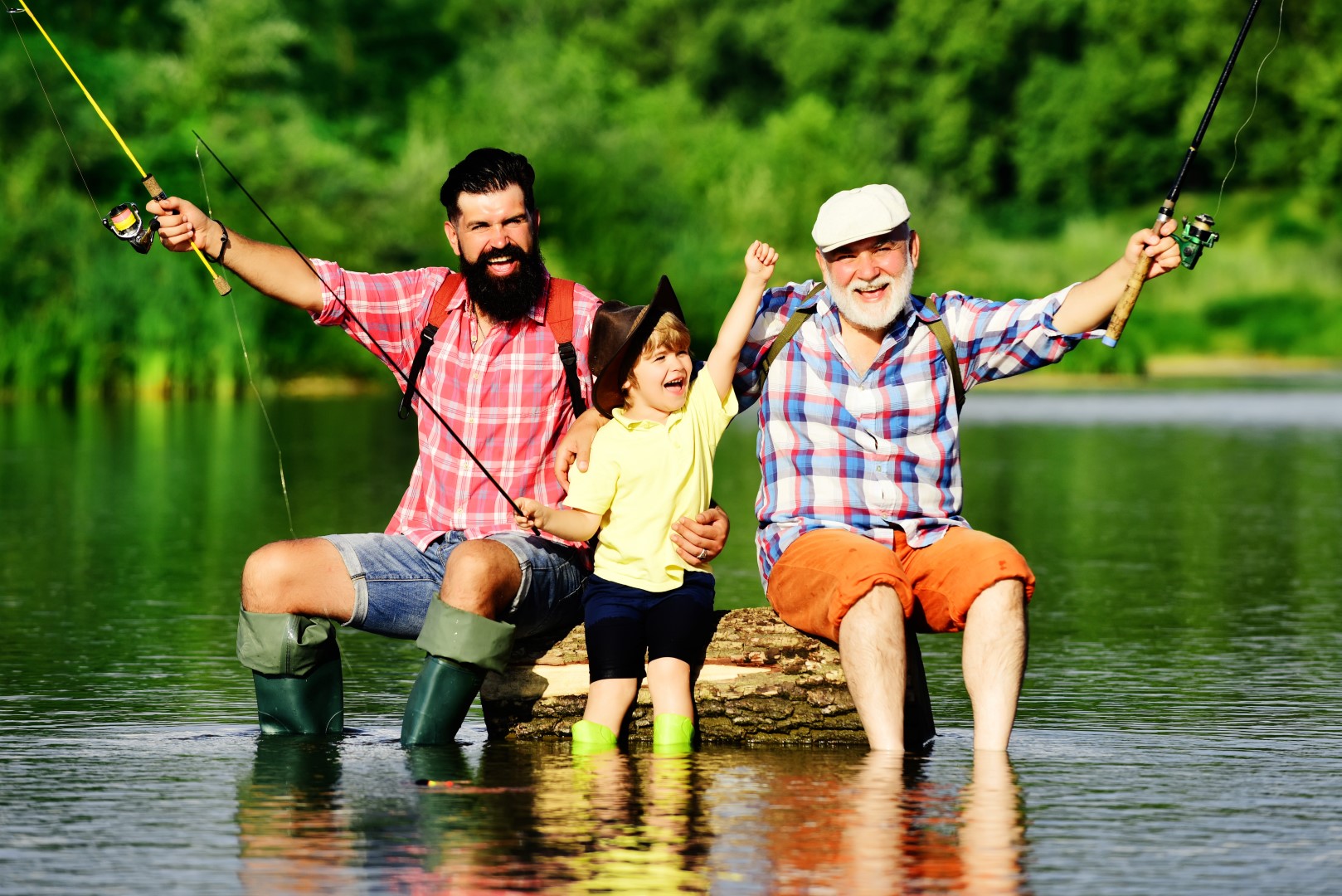 SAALBACH Angelerfamilie Neutral shutterstock_1632738493.jpg